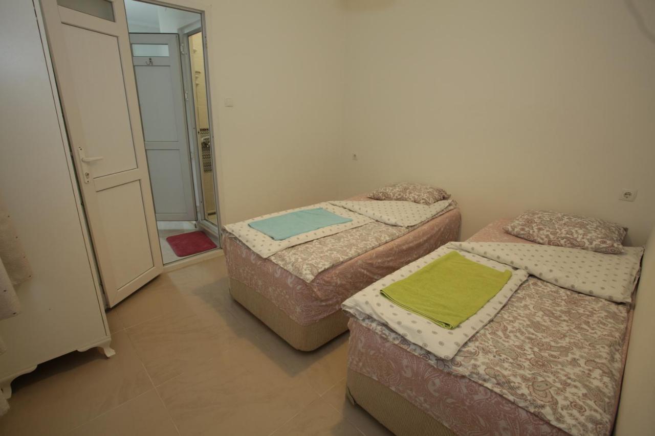 Sukhum City Mini Hotel Sukhumi Exterior foto