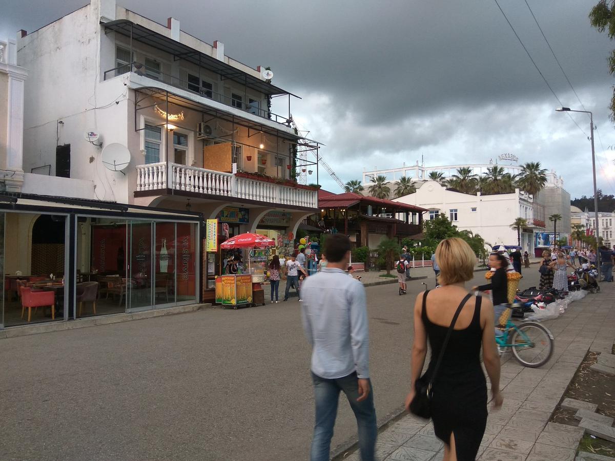 Sukhum City Mini Hotel Sukhumi Exterior foto